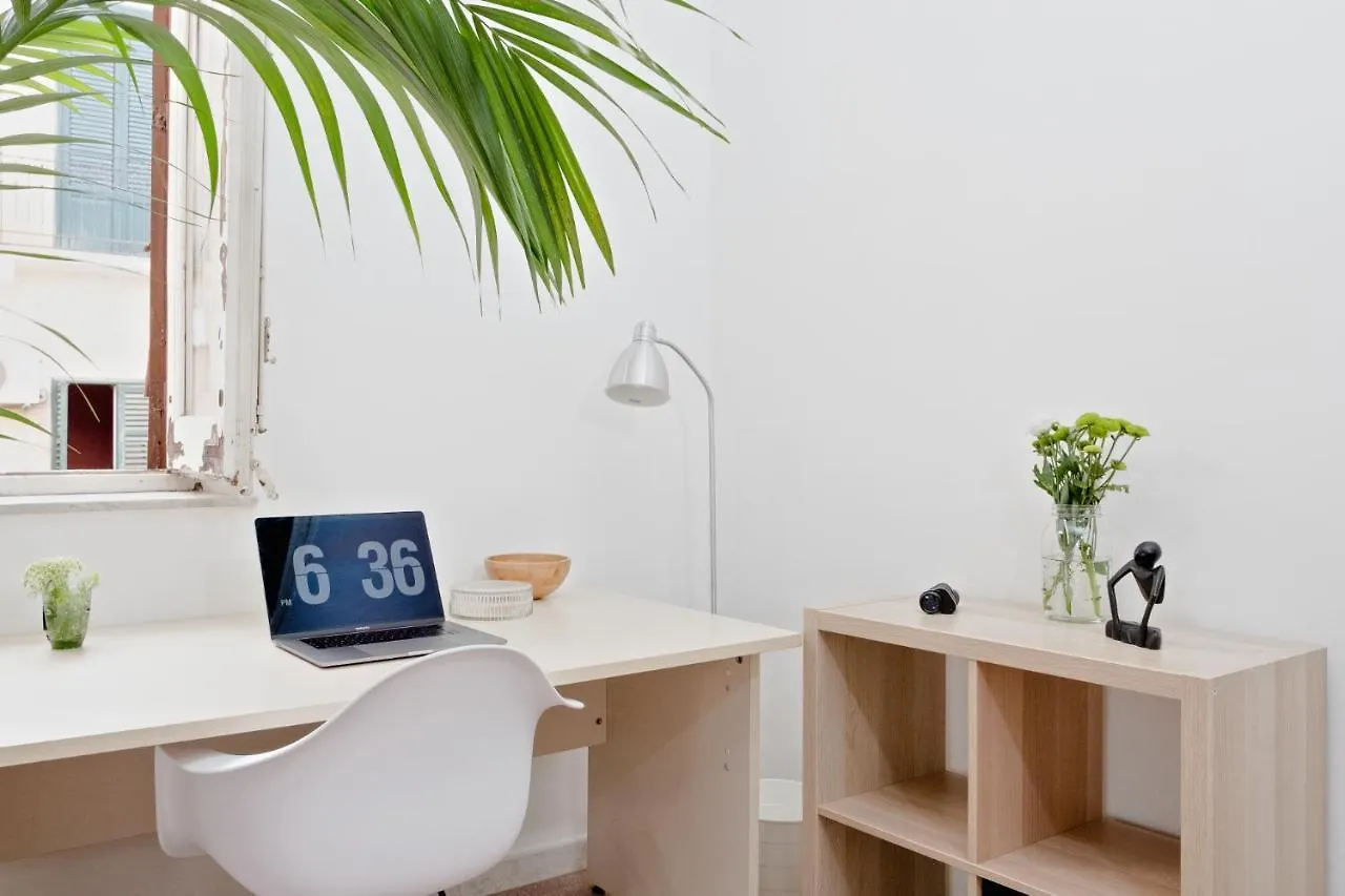 13 Open House Bed and Breakfast Παλέρμο